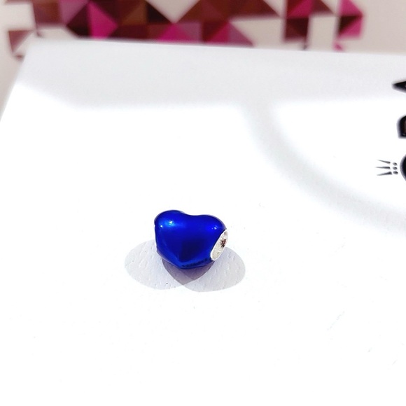 PANDORA Metallic Blue Heart Charm w/box - Picture 2 of 6